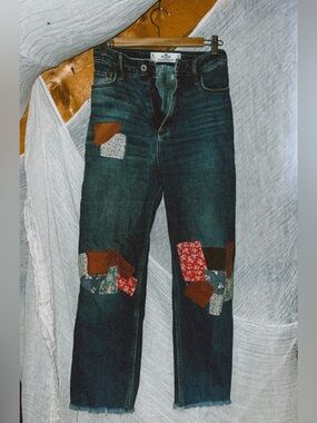 Hollister jeans with personal patchwork 
Curvy ultra high rise dad jeans